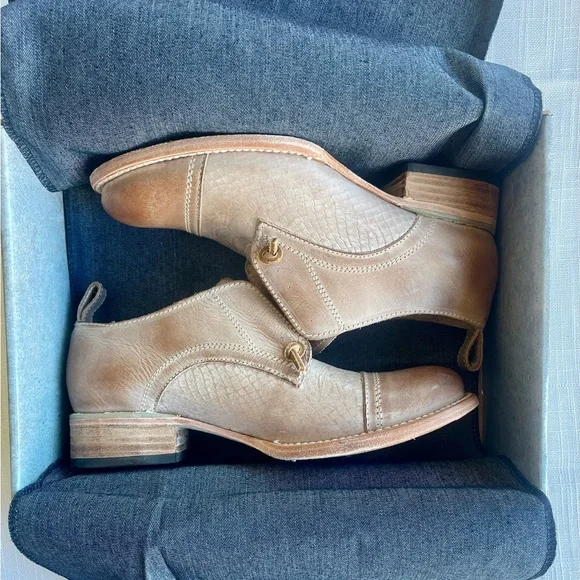 Freebird Two-Tone Brown Leather Flats MABEL size 7 - Picture 9 of 12